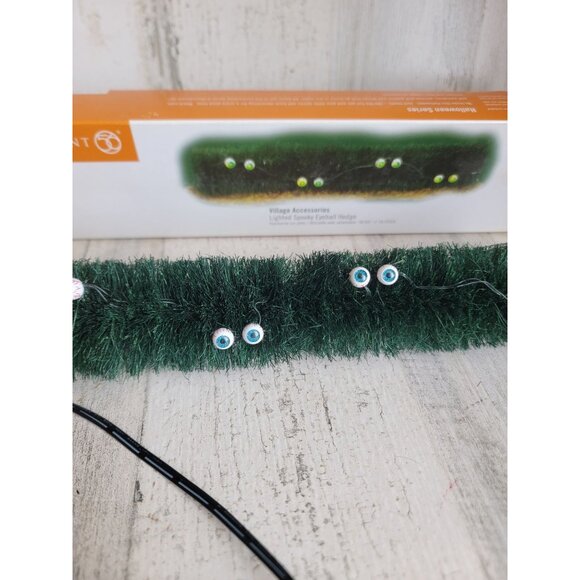 Dept 56 53211 Lighted Spooky Eyeball hedge Halloween Village - Picture 3 of 7